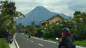 Merapi Kembali Luncurkan Awan Panas Pagi Ini